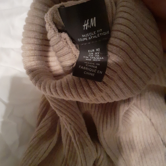 H&M Men's Muscle Fit Turtleneck Sweater-Beige XS - Picture 5 of 5